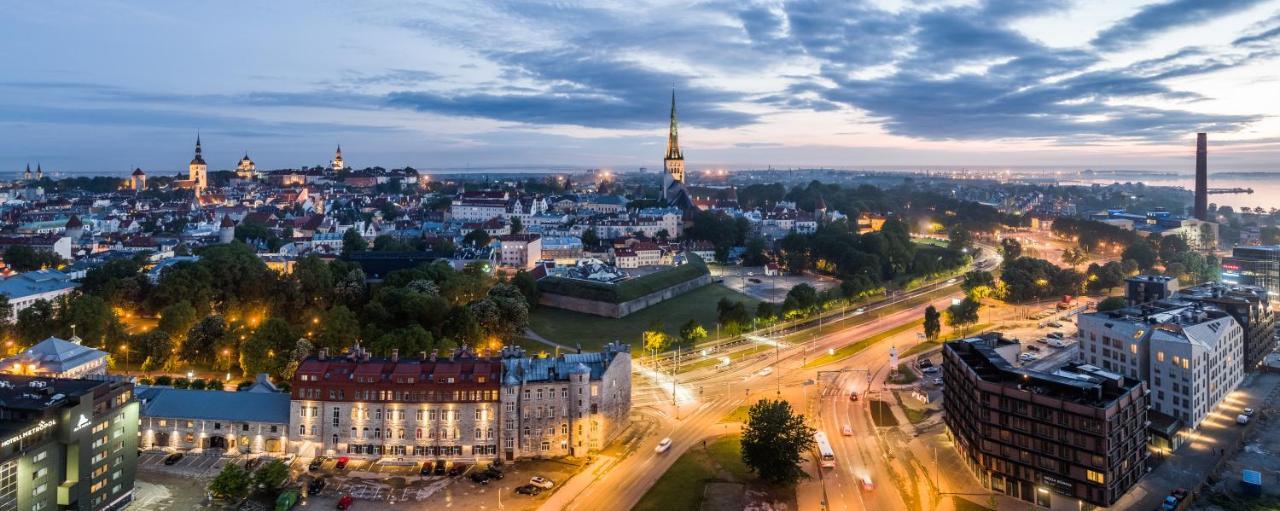Estonishing Stay Mere Residence Tallinn Buitenkant foto